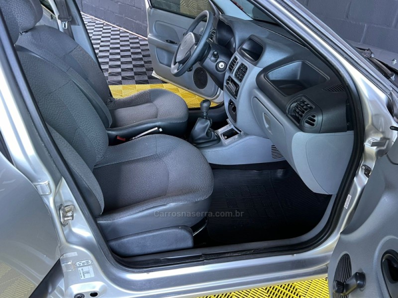 CLIO 1.0 CAMPUS 16V FLEX 4P MANUAL - 2011 - CAXIAS DO SUL