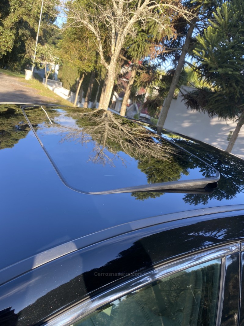 AZERA 3.3 MPFI GLS SEDAN V6 24V GASOLINA 4P AUTOMÁTICO - 2011 - FARROUPILHA