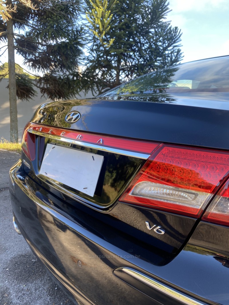 AZERA 3.3 MPFI GLS SEDAN V6 24V GASOLINA 4P AUTOMÁTICO - 2011 - FARROUPILHA