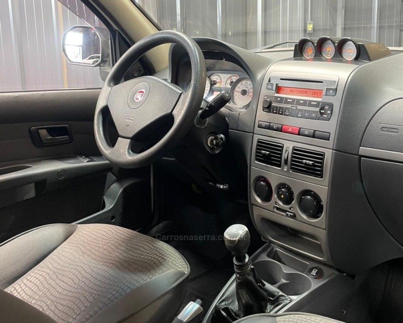 PALIO 1.8 MPI ADVENTURE WEEKEND ITALIA 16V FLEX MANUAL - 2012 - VACARIA
