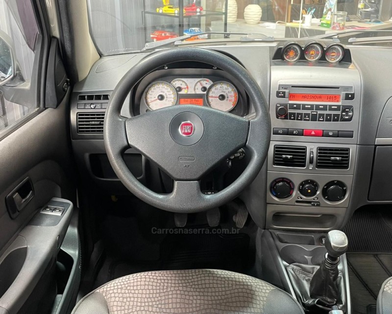 PALIO 1.8 MPI ADVENTURE WEEKEND ITALIA 16V FLEX MANUAL - 2012 - VACARIA