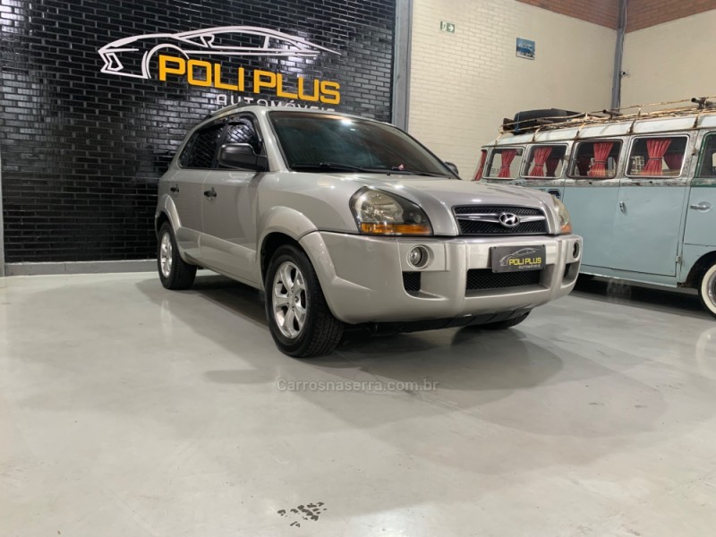 TUCSON 2.0 MPFI GL 16V 142CV 2WD GASOLINA 4P MANUAL