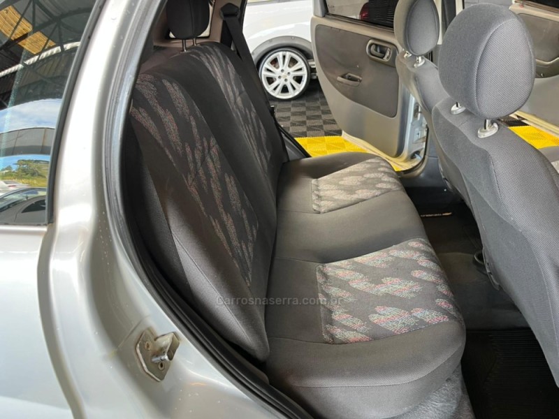CORSA 1.0 MPFI 8V GASOLINA 4P MANUAL - 2003 - CAXIAS DO SUL