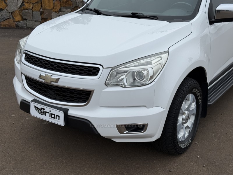 S10 2.4 LTZ 4X2 CD 8V FLEX 4P MANUAL - 2013 - VACARIA