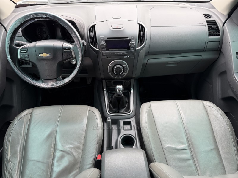 S10 2.4 LTZ 4X2 CD 8V FLEX 4P MANUAL - 2013 - VACARIA
