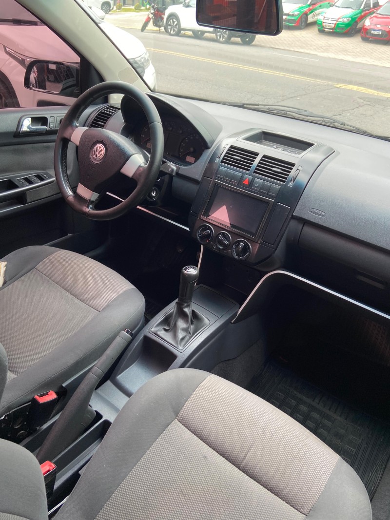 POLO SEDAN 1.6 MI COMFORTLINE 8V FLEX 4P MANUAL - 2008 - CAXIAS DO SUL