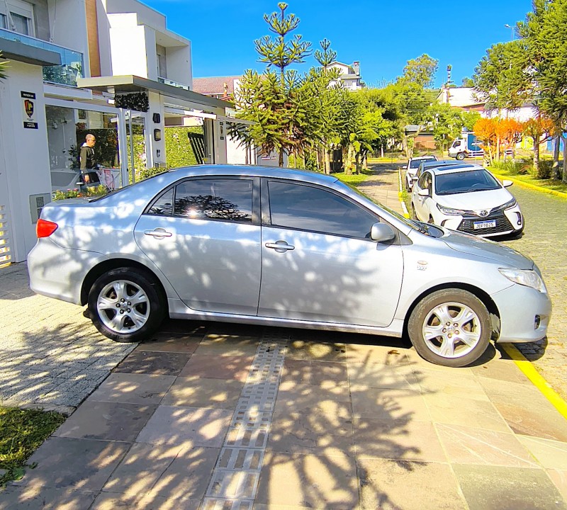 COROLLA 1.8 GLI 16V FLEX 4P AUTOMÁTICO - 2010 - FARROUPILHA