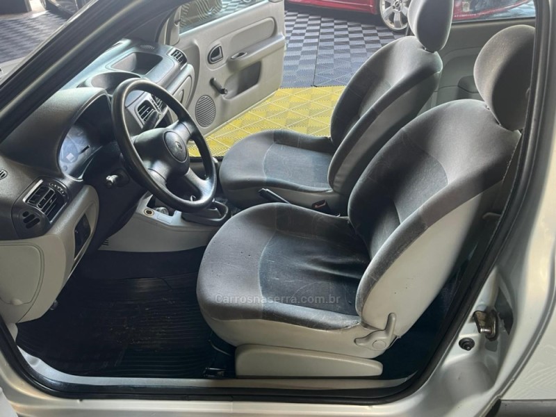 CLIO 1.0 AUTHENTIQUE 8V GASOLINA 2P MANUAL - 2004 - CAXIAS DO SUL