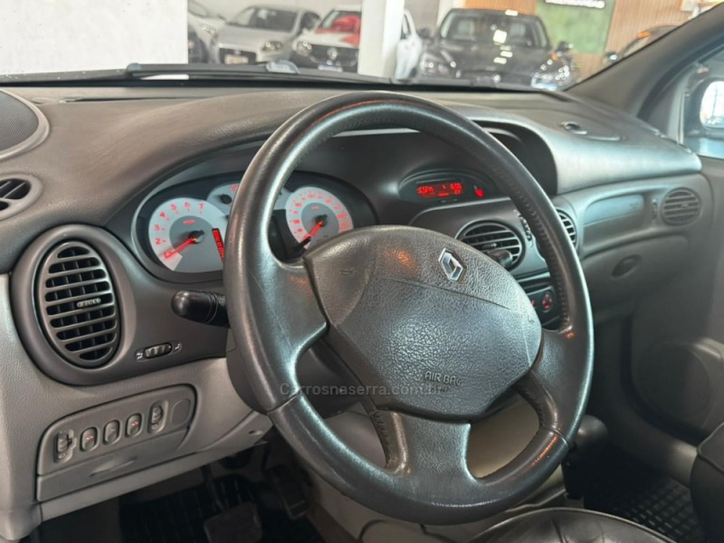 SCÉNIC 1.6 PRIVILEGÈ 16V GASOLINA 4P AUTOMÁTICO - 2005 - CAXIAS DO SUL