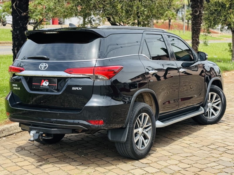 HILUX SW4 2.8 SRX 4X4 7 LUGARES 16V TURBO INTERCOOLER DIESEL 4P AUTOMÁTICO - 2016 - CASCA