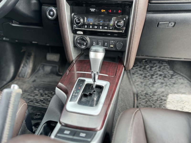 HILUX SW4 2.8 SRX 4X4 7 LUGARES 16V TURBO INTERCOOLER DIESEL 4P AUTOMÁTICO - 2016 - CASCA