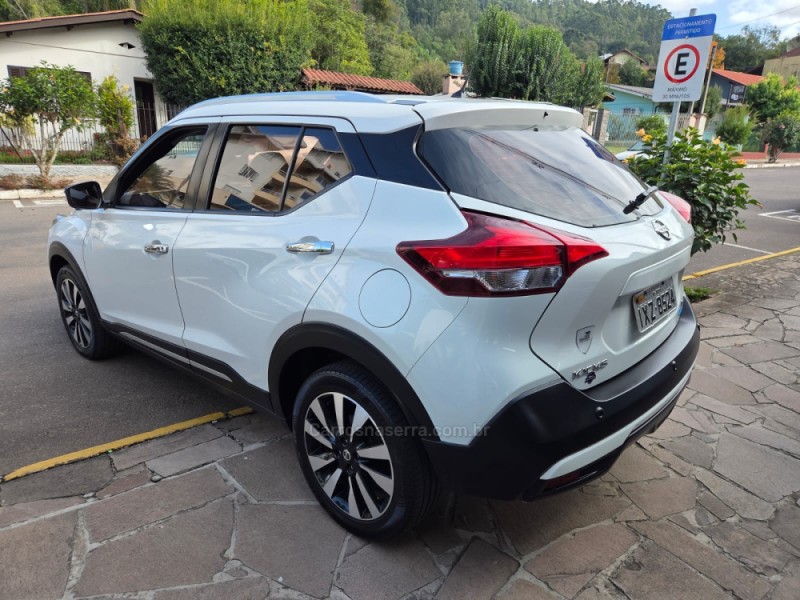 KICKS 1.6 16V FLEX SL 4P XTRONIC - 2018 - PICADA CAFé