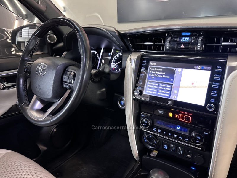 HILUX SW4 2.8 SRX 4X4 DIAMOND 16V TURBO DIESEL 4P 7 LUGARES AUTOMÁTICO - 2022 - SAPIRANGA