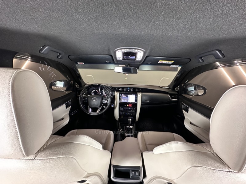 HILUX SW4 2.8 SRX 4X4 DIAMOND 16V TURBO DIESEL 4P 7 LUGARES AUTOMÁTICO - 2022 - SAPIRANGA