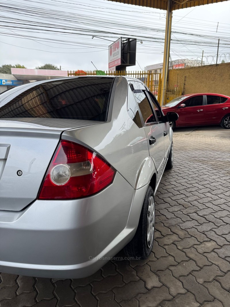 FIESTA 1.0 MPI SUPERCHARGER 8V GASOLINA 4P MANUAL - 2005 - CAXIAS DO SUL