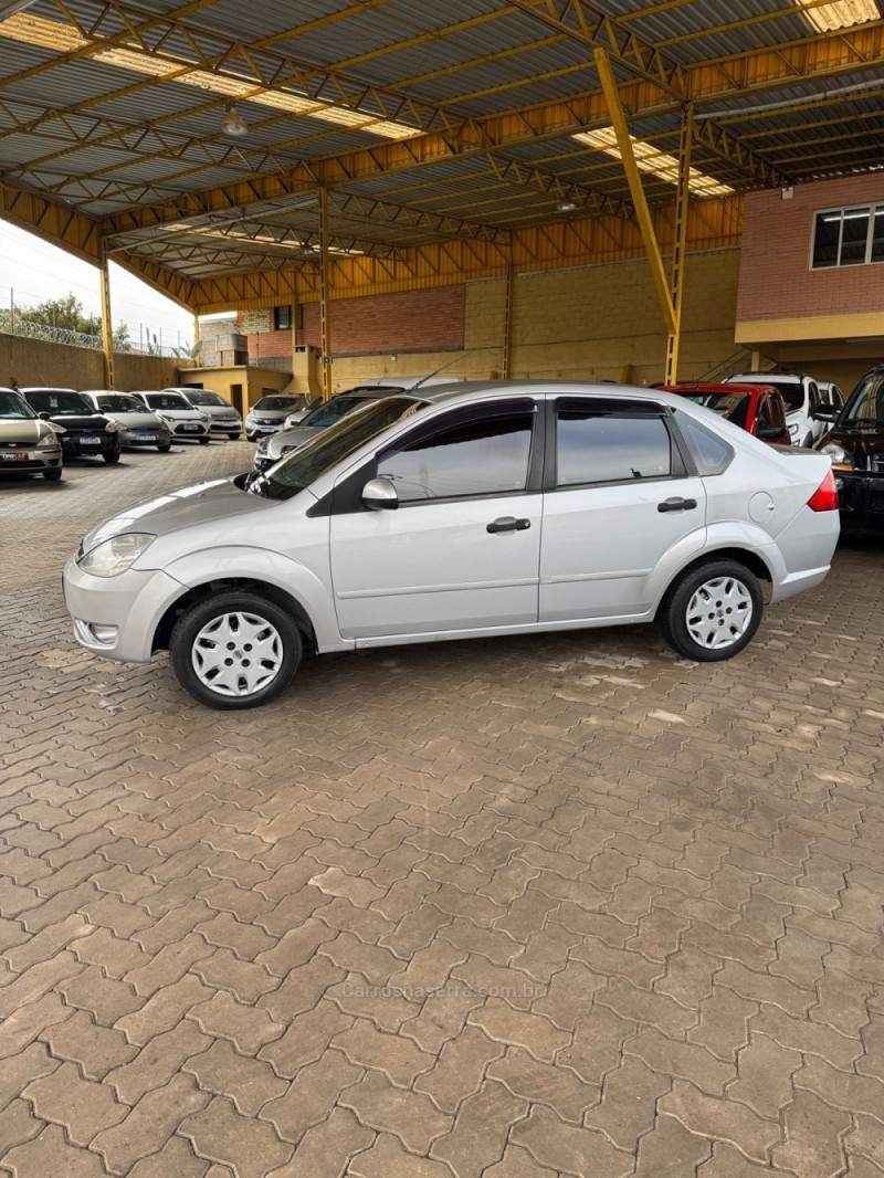 FIESTA 1.0 MPI SUPERCHARGER 8V GASOLINA 4P MANUAL - 2005 - CAXIAS DO SUL