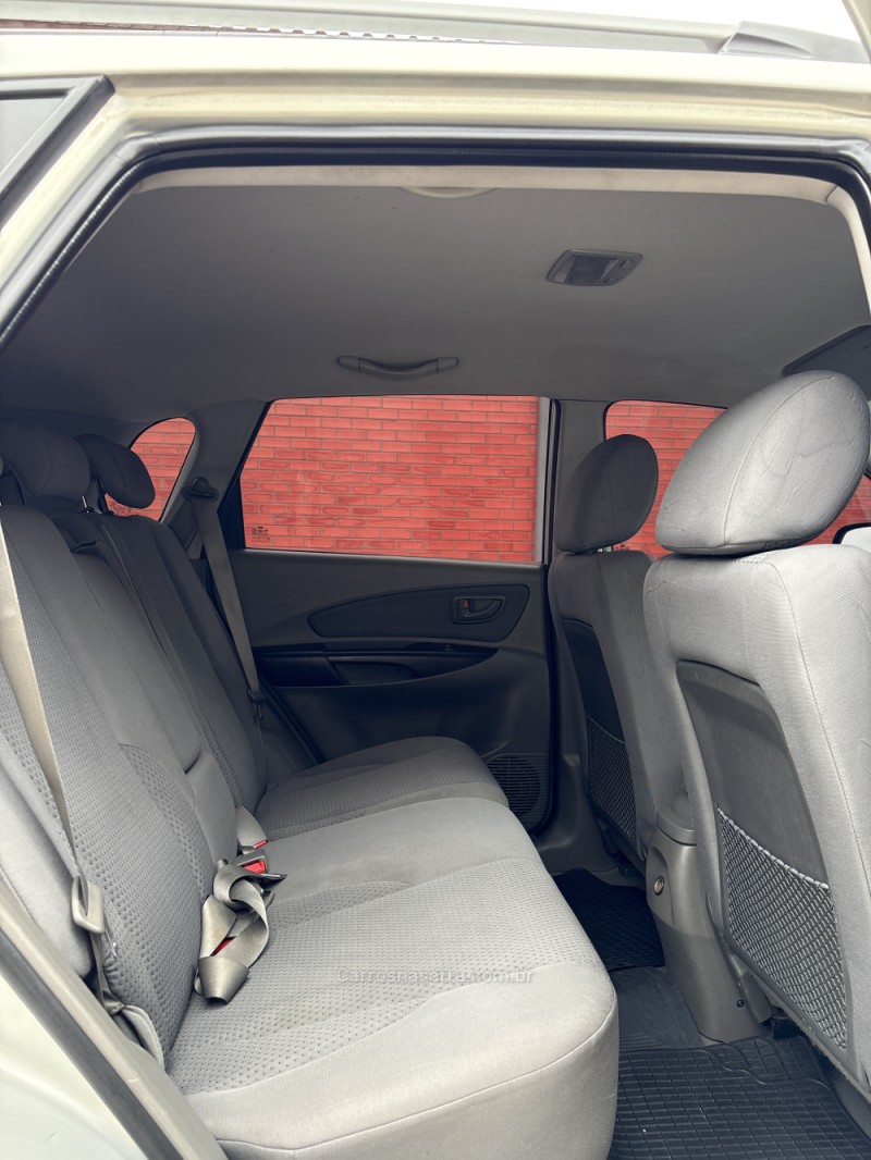 TUCSON 2.0 MPFI GL 16V 142CV 2WD GASOLINA 4P MANUAL - 2011 - CAXIAS DO SUL