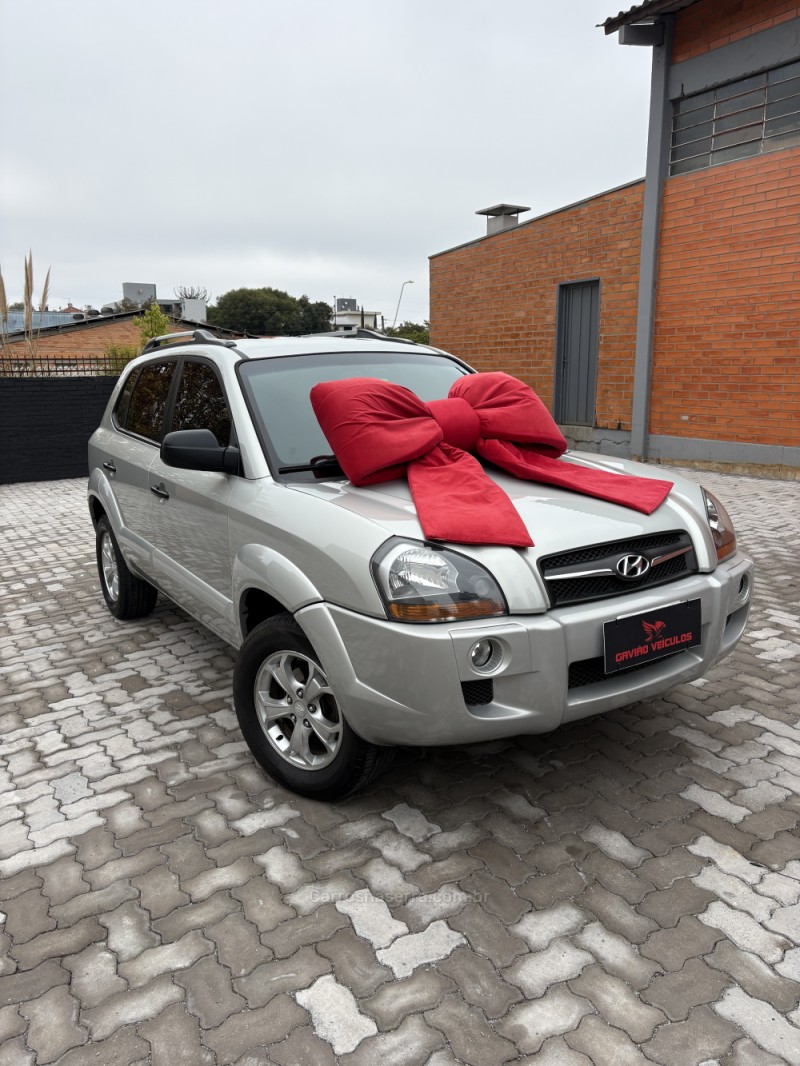 TUCSON 2.0 MPFI GL 16V 142CV 2WD GASOLINA 4P MANUAL - 2011 - CAXIAS DO SUL