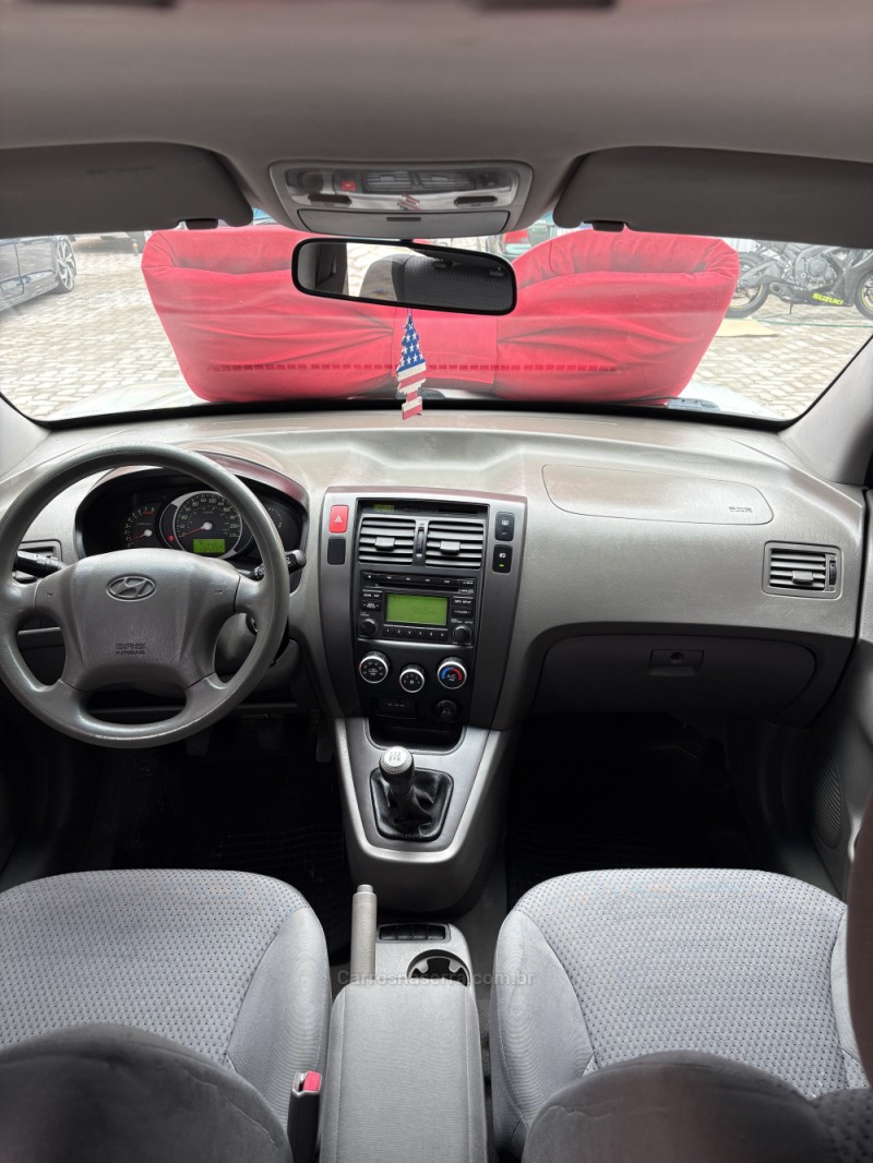 TUCSON 2.0 MPFI GL 16V 142CV 2WD GASOLINA 4P MANUAL - 2011 - CAXIAS DO SUL