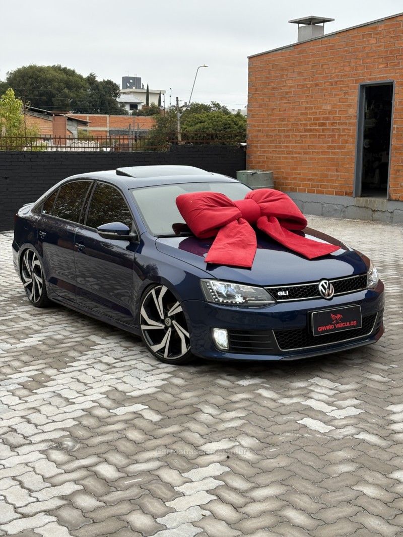 JETTA 2.0 COMFORTLINE FLEX 4P MANUAL - 2011 - CAXIAS DO SUL