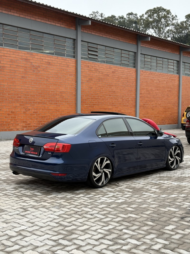 JETTA 2.0 COMFORTLINE FLEX 4P MANUAL - 2011 - CAXIAS DO SUL