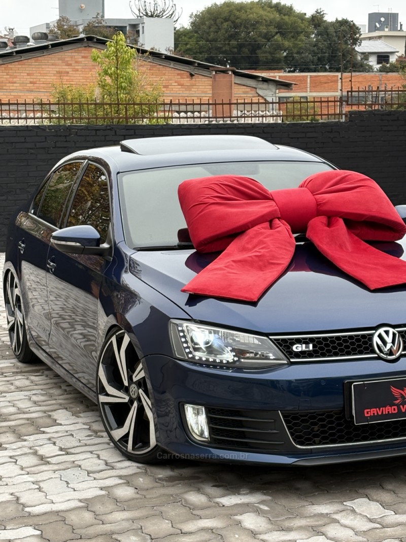 JETTA 2.0 COMFORTLINE FLEX 4P MANUAL - 2011 - CAXIAS DO SUL
