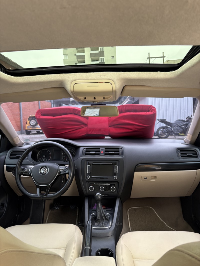 JETTA 2.0 COMFORTLINE FLEX 4P MANUAL - 2011 - CAXIAS DO SUL