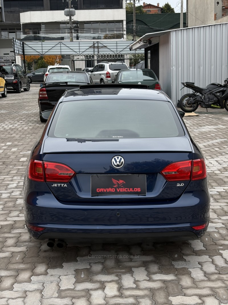 JETTA 2.0 COMFORTLINE FLEX 4P MANUAL - 2011 - CAXIAS DO SUL