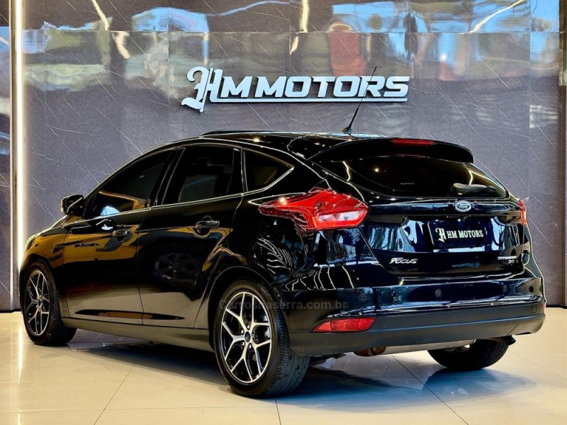 FOCUS 2.0 TITANIUM HATCH 16V FLEX 4P AUTOMÁTICO - 2017 - CAXIAS DO SUL