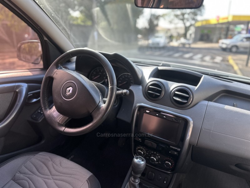 DUSTER 2.0 DYNAMIQUE 4X4 16V FLEX 4P MANUAL - 2014 - PAROBé