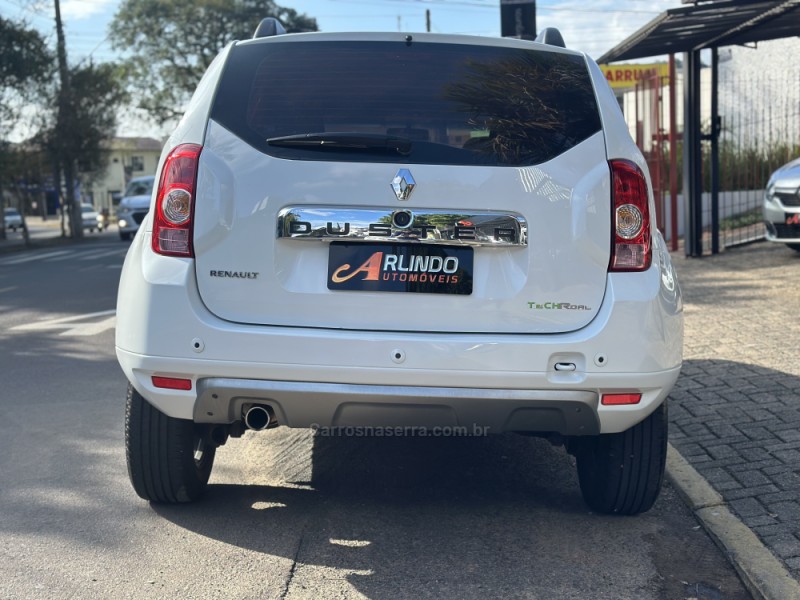DUSTER 2.0 DYNAMIQUE 4X4 16V FLEX 4P MANUAL - 2014 - PAROBé