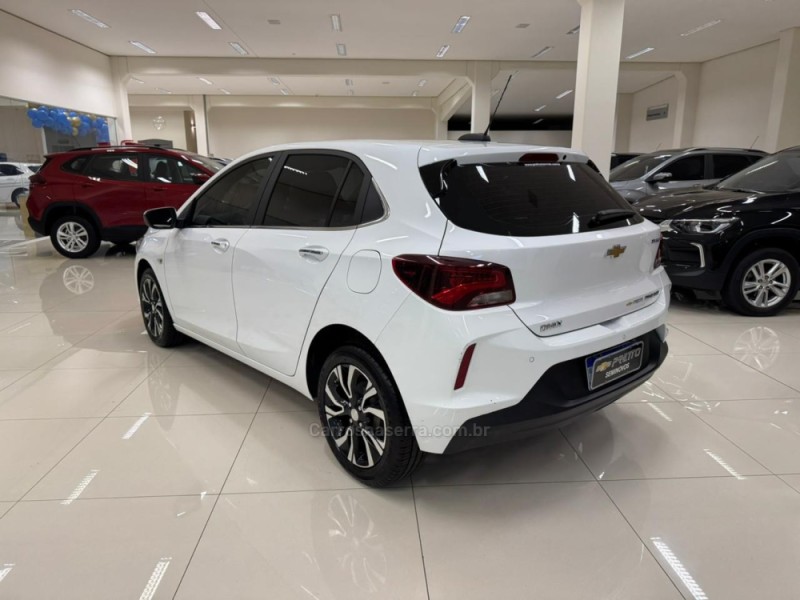 ONIX 1.0 PREMIER II 12V TURBO FLEX 4P AUTOMÁTICO - 2023 - VERANóPOLIS