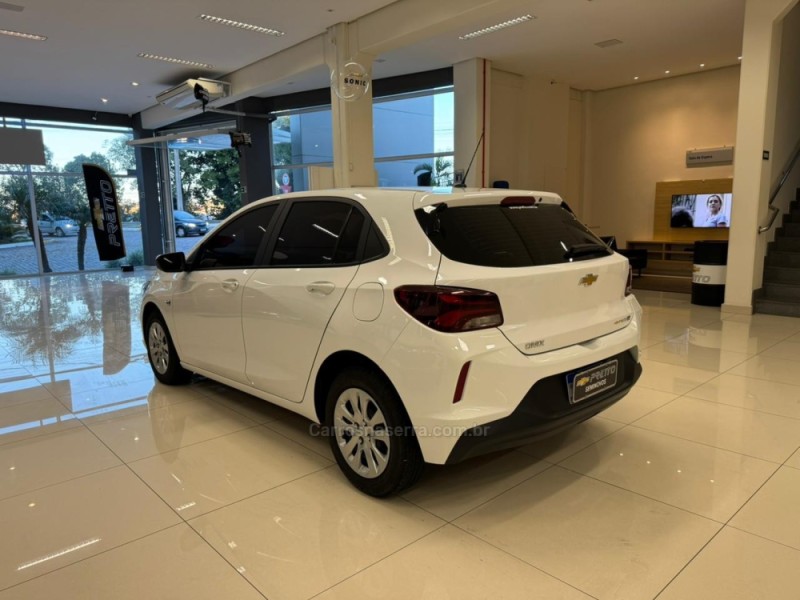 ONIX 1.0 LT 12V FLEX 4P MANUAL - 2023 - VERANóPOLIS