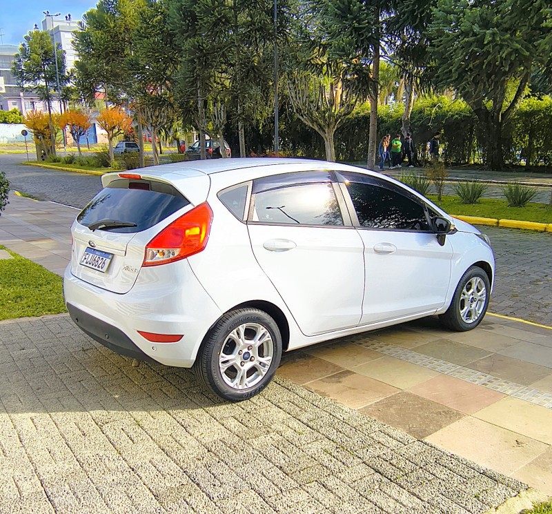 FIESTA 1.6 SE HATCH 16V FLEX 4P MANUAL - 2016 - FARROUPILHA