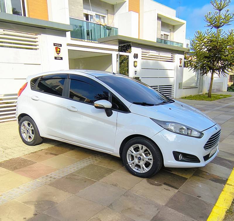 FIESTA 1.6 SE HATCH 16V FLEX 4P MANUAL - 2016 - FARROUPILHA