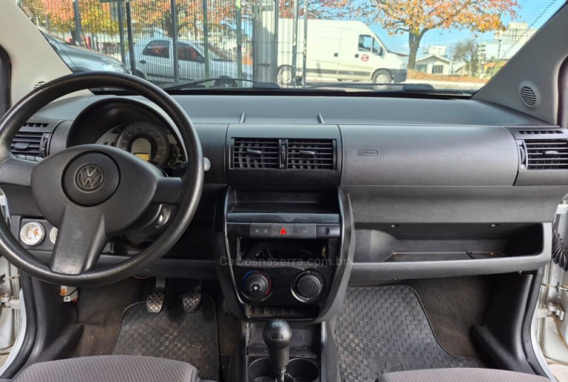 FOX 1.0 MI 8V FLEX 4P MANUAL - 2004 - CAXIAS DO SUL