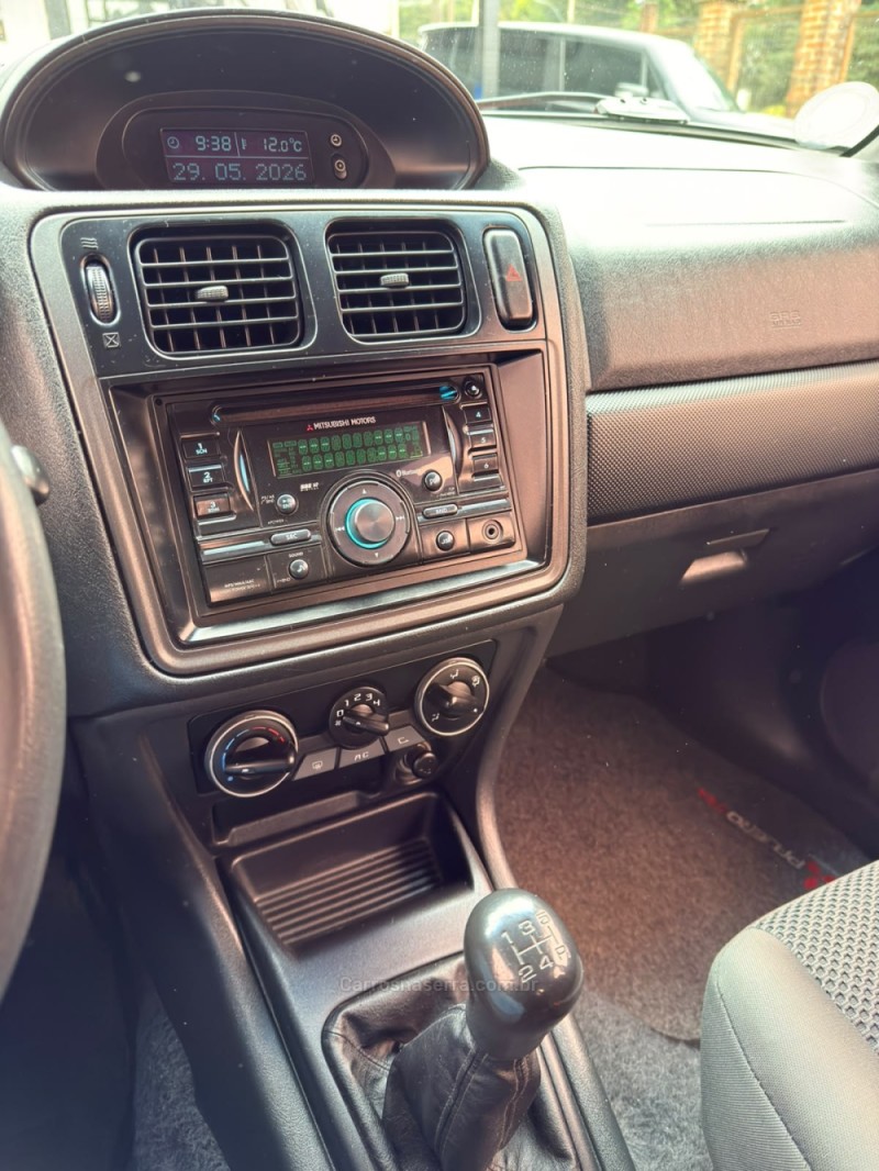PAJERO TR4 2.0 4X4 16V 140CV FLEX 4P MANUAL - 2010 - CANELA