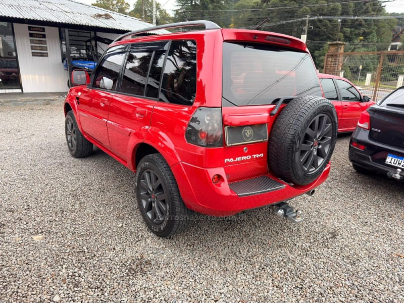 PAJERO TR4 2.0 4X4 16V 140CV FLEX 4P MANUAL - 2010 - CANELA