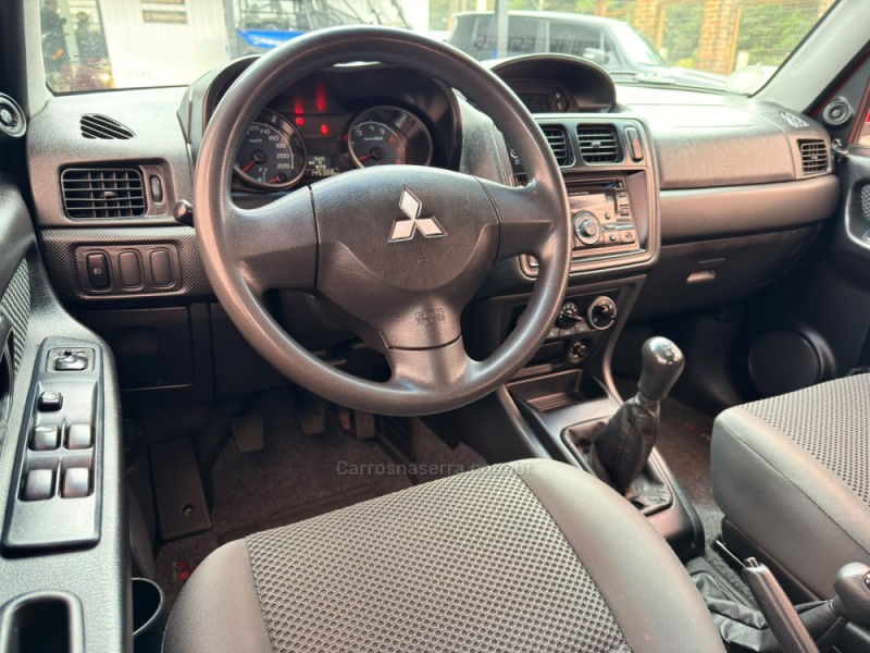 PAJERO TR4 2.0 4X4 16V 140CV FLEX 4P MANUAL - 2010 - CANELA