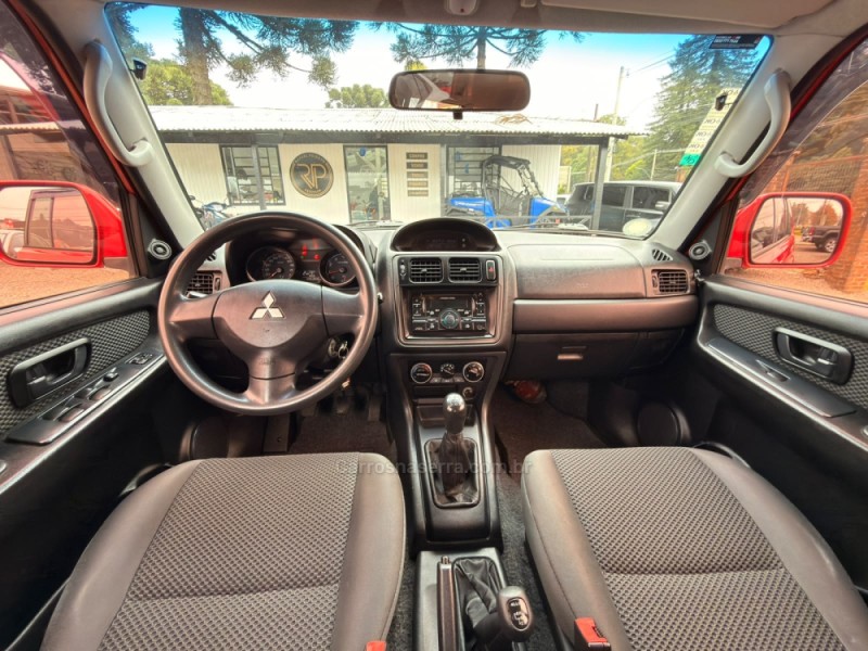 PAJERO TR4 2.0 4X4 16V 140CV FLEX 4P MANUAL - 2010 - CANELA