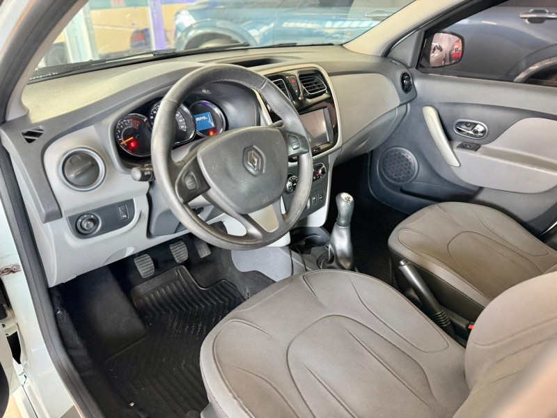 LOGAN 1.6 DYNAMIQUE 8V FLEX 4P MANUAL - 2015 - CAXIAS DO SUL