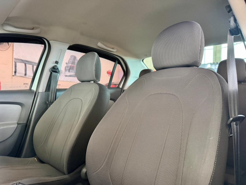 LOGAN 1.6 DYNAMIQUE 8V FLEX 4P MANUAL - 2015 - CAXIAS DO SUL