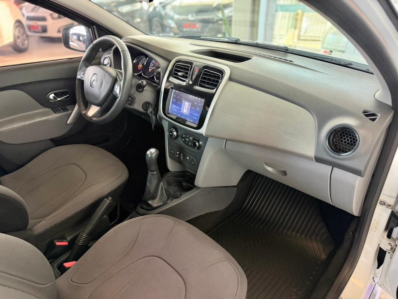 LOGAN 1.6 DYNAMIQUE 8V FLEX 4P MANUAL - 2015 - CAXIAS DO SUL