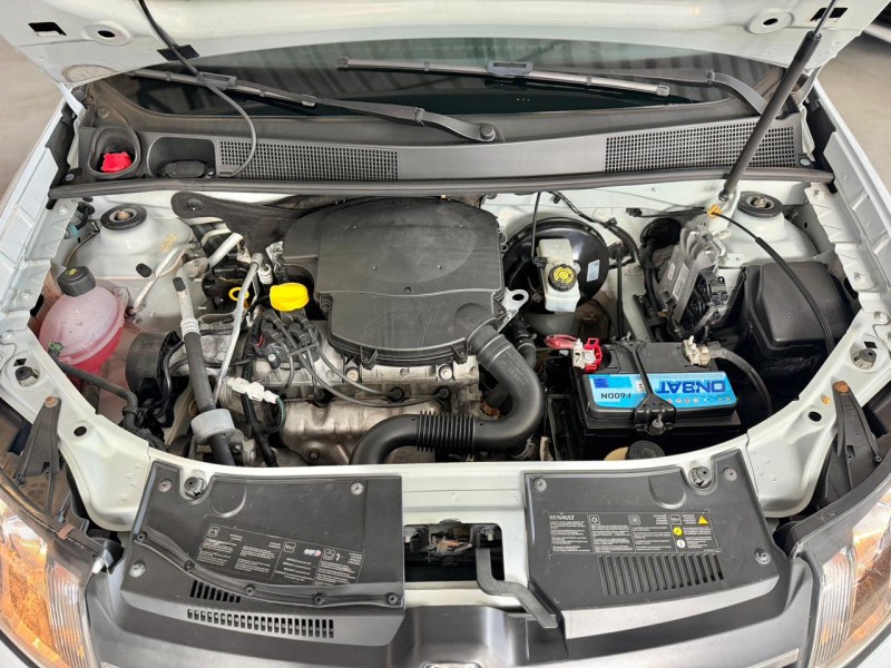LOGAN 1.6 DYNAMIQUE 8V FLEX 4P MANUAL - 2015 - CAXIAS DO SUL
