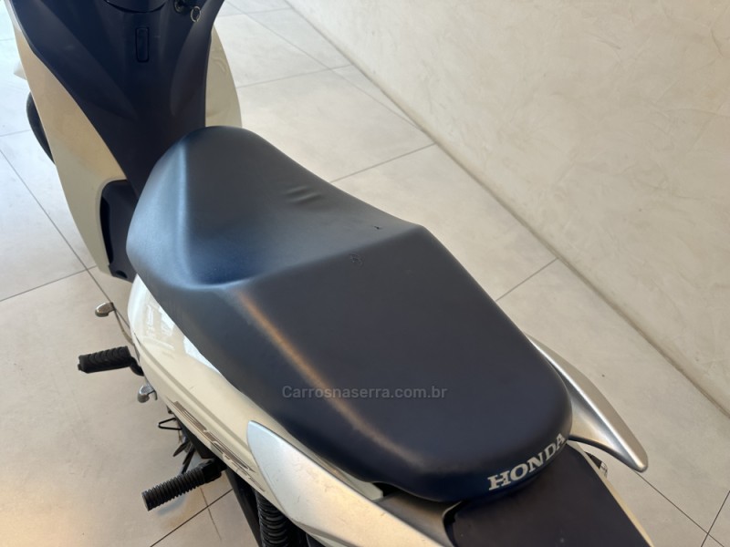 BIZ 125  - 2022 - CANELA