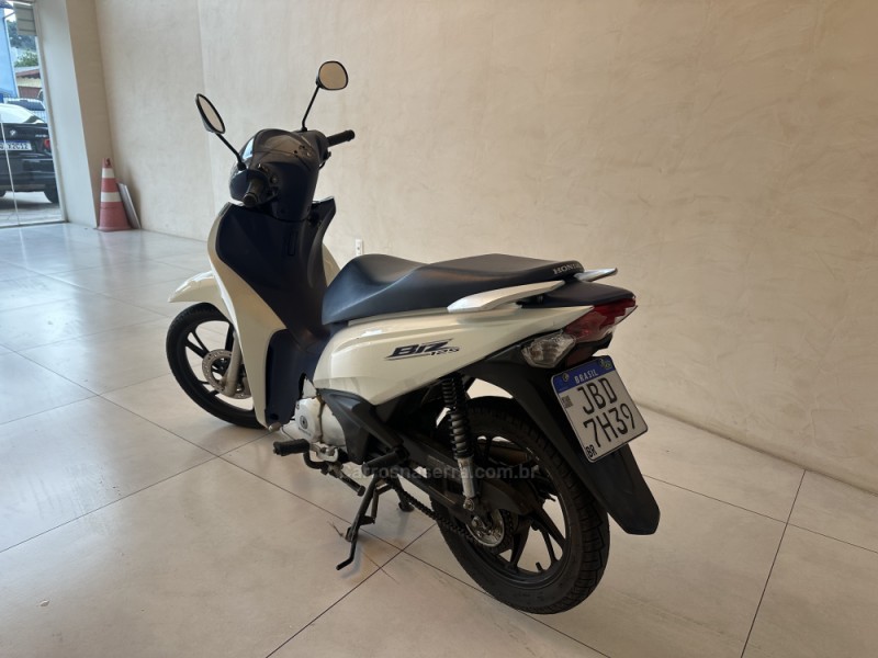 BIZ 125  - 2022 - CANELA