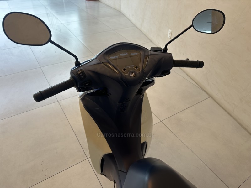 BIZ 125  - 2022 - CANELA