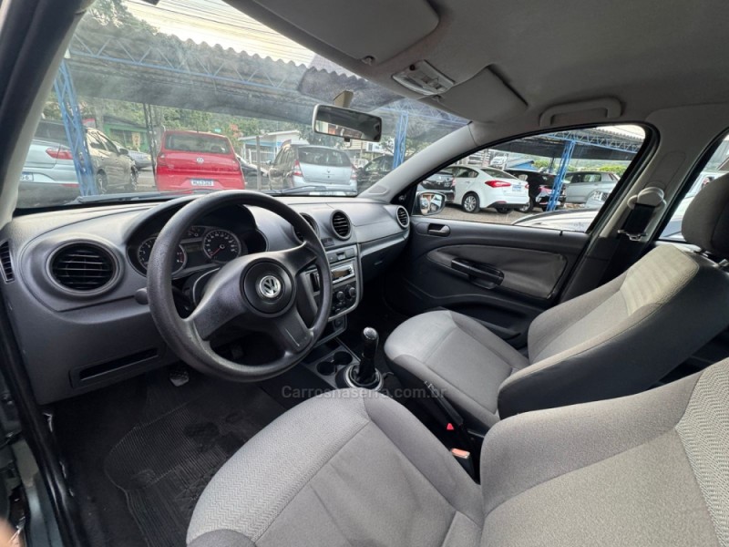 VOYAGE 1.0 MI 8V FLEX 4P MANUAL - 2010 - IGREJINHA