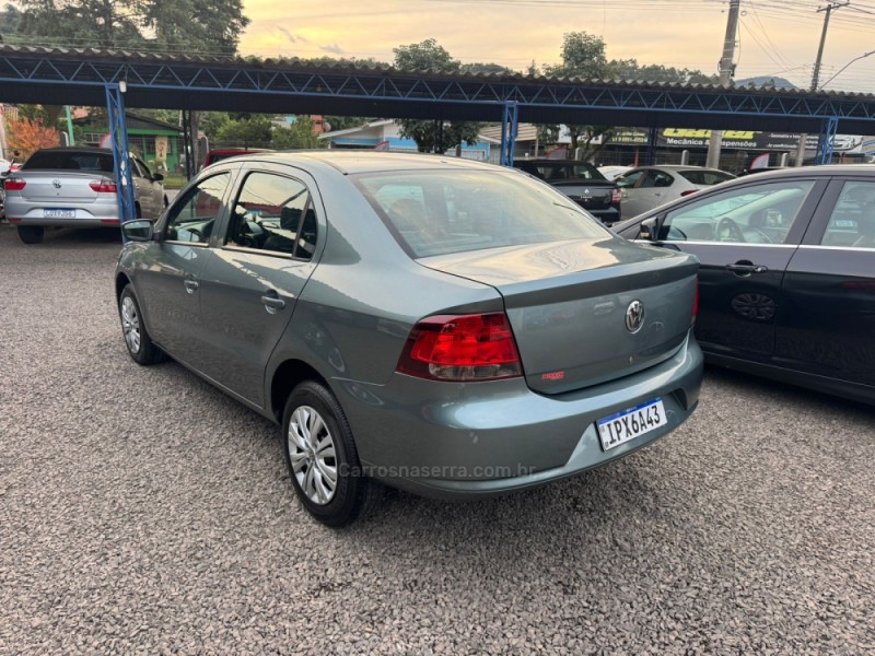 VOYAGE 1.0 MI 8V FLEX 4P MANUAL - 2010 - IGREJINHA