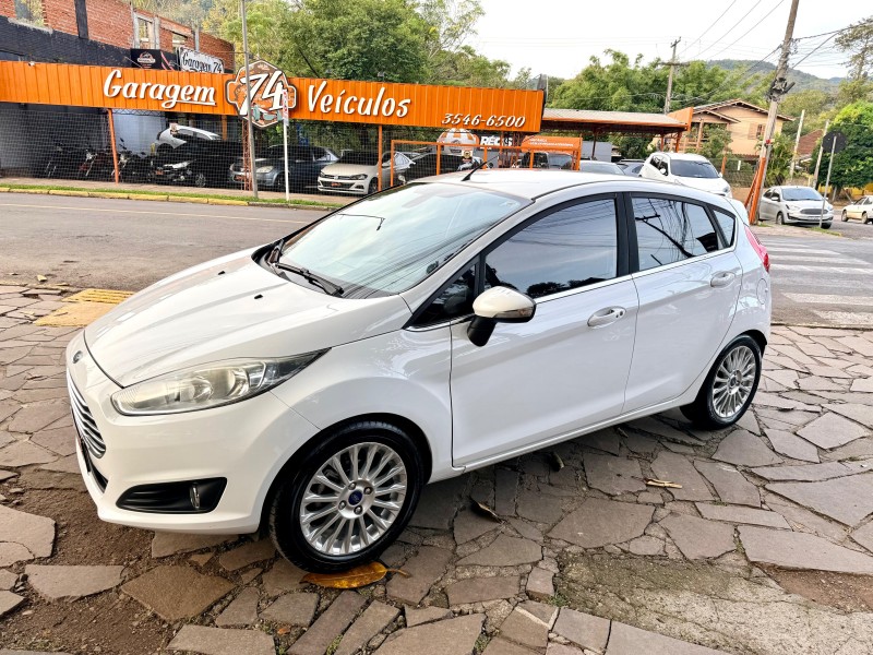 FIESTA 1.6 TITANIUM HATCH 16V FLEX 4P AUTOMÁTICO